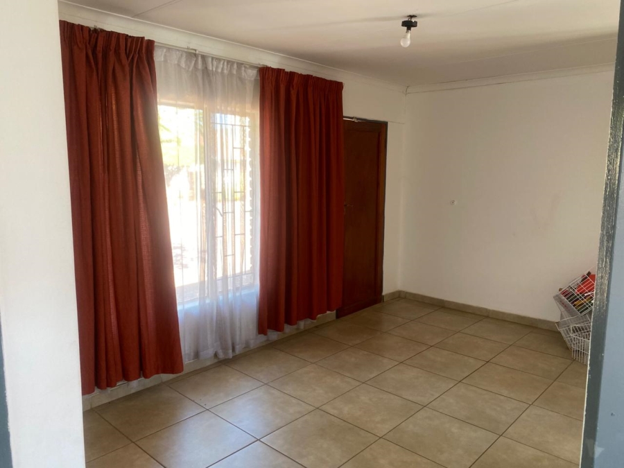 2 Bedroom Property for Sale in Geelhoutpark North West
